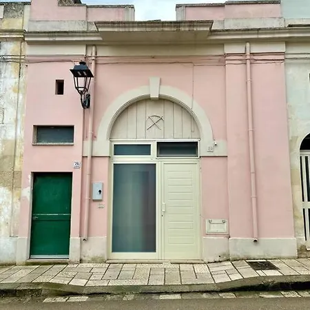Mini-casa Nel Cuore Del Salento * 쿠트로피아노